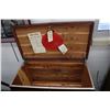 Image 2 : Vintage matched grain mahogany cedar line blanket chest from the Honderick Furniture Ltd. with singl
