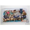 Image 1 : Tray lot of vintage and collectible jewellery including necklaces, brooches, bracelets, rings, earri