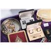 Image 3 : Tray lot of vintage and collectibles gent's jewellery including boxed cufflink/ tie pin sets, chains