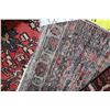 Image 3 : 100% handmade Iranian wool "Hamedan" carpet runner with center medallion, geometric stylized floral 