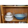 Image 1 : Shelf lot of collectibles including Corningware, Pyrex, satin tumblers etc. Note: Not available for 