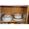 Image 2 : Shelf lot of collectibles including Corningware, Pyrex, satin tumblers etc. Note: Not available for 