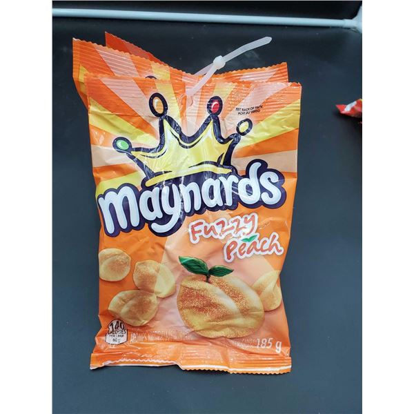 Maynards Fuzzy Peach Gummy Candy (6 x 185g)