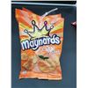 Image 1 : Maynards Fuzzy Peach Gummy Candy (6 x 185g)