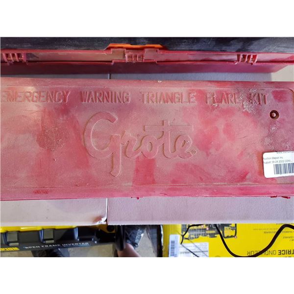 Highway Warning Triangle Kit, 17" warning triangles.