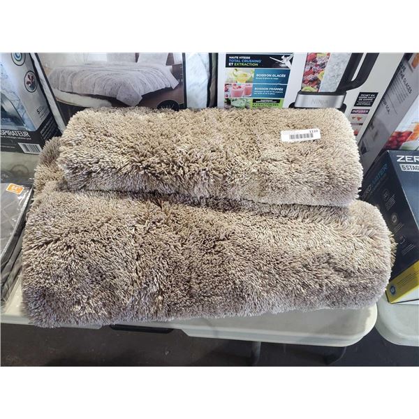 Lot of 3 Brown Plush Bath Mats