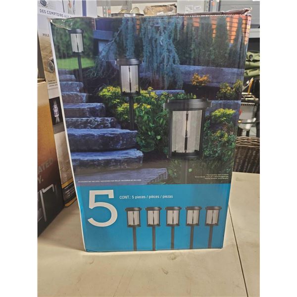 Naturally oalr set of 5 LED Pathway Lights - OPEN BOX - SOLD AS IS