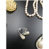 Image 3 : Pearl-Style Jewelry