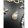 Image 5 : Pearl-Style Jewelry