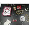 Image 3 : Assortment of Women's Jewelry