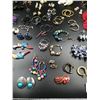 Image 5 : Large Assortment of Women's Earrings