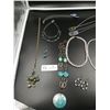 Image 2 : Assorted Women's Jewelry