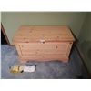 Image 1 : Lane Vintage Cedar Chest