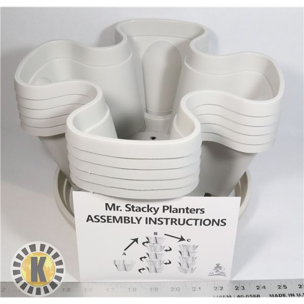 MR. STACKY VERTICAL GARDENING PLANTERS