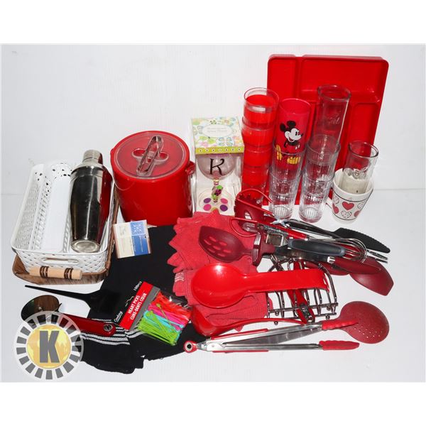 LOT OF KITCHEN ITEMS