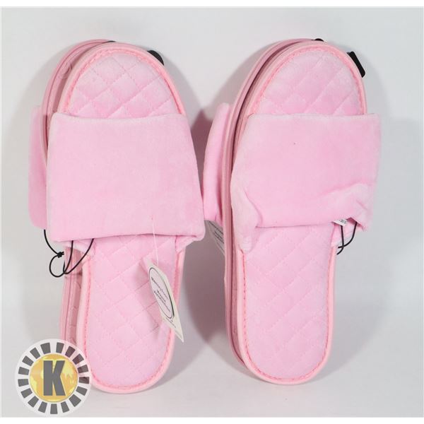 2 PAIRS OF WOMENS 5-6 MEMORY FOAM SLIPPERS