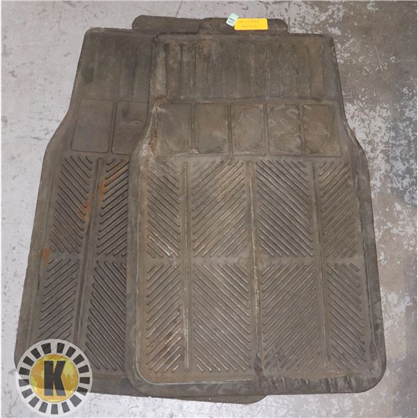 SET OF FRONT FLOOR MATS