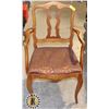 Image 1 : VINTAGE ARMCHAIR (MADE IN CANADA)