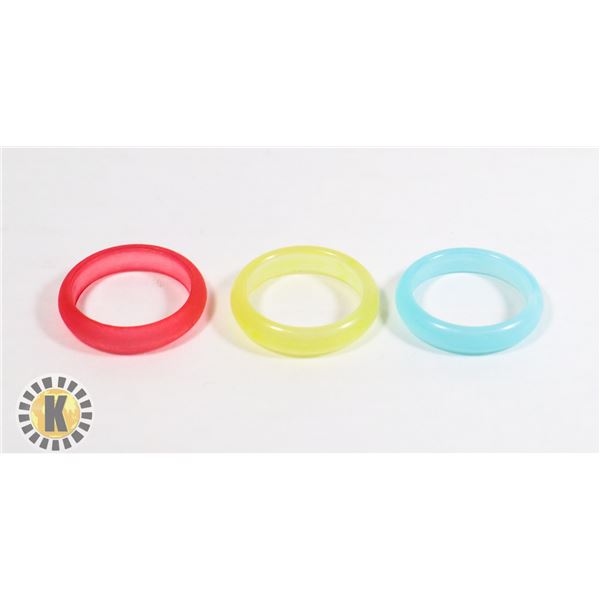 NEW SET OF 3 MATT LOOK NEON RESIN RINGS PINK SIZE