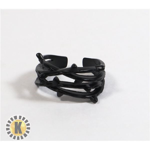 NEW THORN THEME CUFF RING