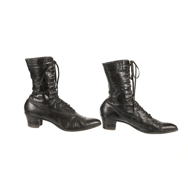 Victorian Era Ladies Lace Up Leather Selby Boots