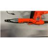 Image 3 : ELECTRIC HEDGE TRIMMER AND YARDWORKS ELECTRIC GRASS TRIMMER