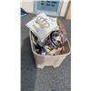 Image 1 : TOTE OF POTS AND PANS