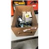 Image 1 : BOX OF CASTORS