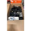 Image 8 : 3 BOXES OF AC ADAPTERS, BATTERIES AND ELECTRONICS