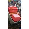 Image 1 : TOTE OF GAS CANS