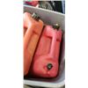 Image 3 : TOTE OF GAS CANS