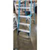 Image 2 : WERNER 8 FOOT FIBERGLASS A FRAME LADDER
