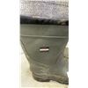 Image 4 : 2 FISHING RODS WITH INSULATED RUBBER BOOTS AND FISHING MAPBOOK
