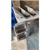 Image 1 : STAINLESS STEEL DOUBLE SINK AND 3 PORCELAIN DROP IN SINKS