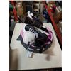 Image 1 : LOT OF CAT BED, CAT TOY AND 3 PAIRS OF HOCKEY SKATES 8J, 11J AND MEN'S 9R
