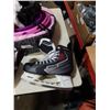Image 4 : LOT OF CAT BED, CAT TOY AND 3 PAIRS OF HOCKEY SKATES 8J, 11J AND MEN'S 9R