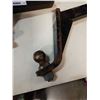 Image 5 : 2 TRAILER HITCHES