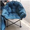 Image 2 : BLUE OVERSIZED TUB FOLDING ARMCHAIR WITH CARRY BAG