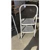 Image 4 : 2 TWO STEP LADDERS