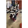 Image 2 : GOLF BAG OF RIGHT HANDED CLUBS