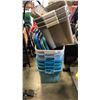 Image 1 : 9 STORAGE TOTE WITH LIDS