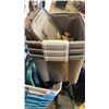 Image 2 : 9 STORAGE TOTE WITH LIDS