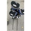 Image 2 : 2 GOLF BAGS WITH CLUBS