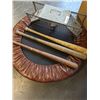 Image 4 : 3FT EXCERSIZE TRAMPOLINE WITH LIVE TRAP AND 3 WOODEN BATS