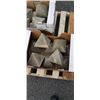 Image 2 : 24 CONCRETE PYRAMID STONES