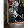 Image 2 : BOX OF HALLOWEEN DECORATIONS