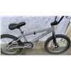 Image 2 : GREY BMX BIKE