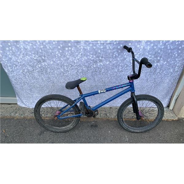 BLUE BMX BIKE
