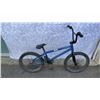 Image 1 : BLUE BMX BIKE