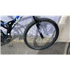 Image 3 : BLACK/BLUE HYPER BIKE